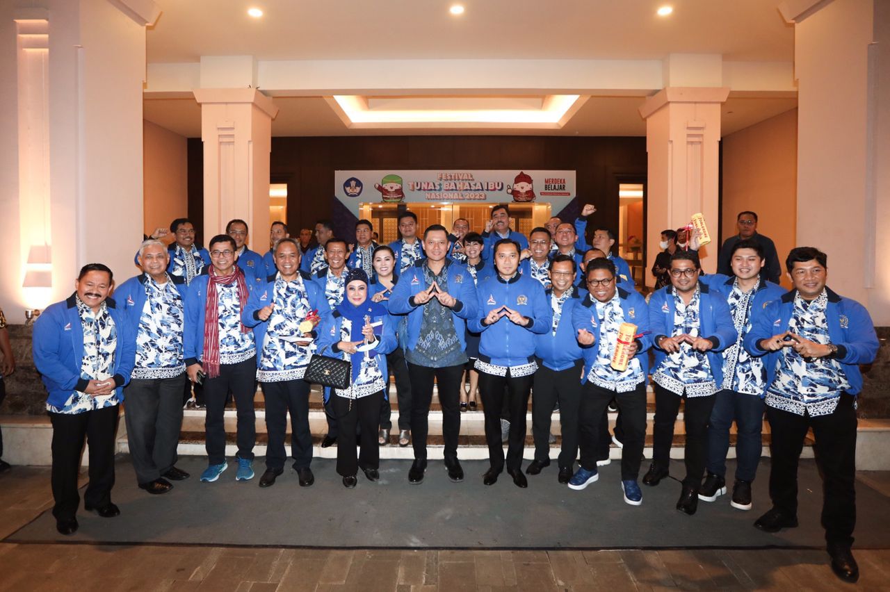 AHY kumpulkan 54 Anggota Fraksi Partai Demokrat DPR RI, pas setahun jelang Pemilu, Selasa 14/2-2023 di Hotel Sultan Jakarta. (bakomstra)