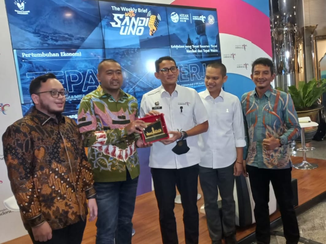 Wagub Audy dan Menparekraf Sandiaga Uno launching WEIS 2023, paten Sumbar jadi tuan rumahnya. (minfosb) 