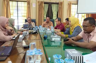 Bawaslu Sumbar gelar rapat dengan BPKP Perwakilan Sumbar bahas tentang mitigasi resiko pengelolaan dana Pemilu dan Pemilihan, Kamis 2 Maret 2023 di Padang. (ck) 