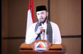 Fadly Amran buat pengurus Gebu Minang bersama masyarakat nikmati Film Buya Hamka, Jumat 14 April 2023. (ndo) 