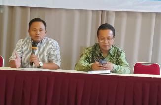 Bawaslu Sumbar bertekad pastikan pemilih terdaftar,  Alni dan Khadafi sampaikan ke publik, Senin 17/4-2023. (al) 