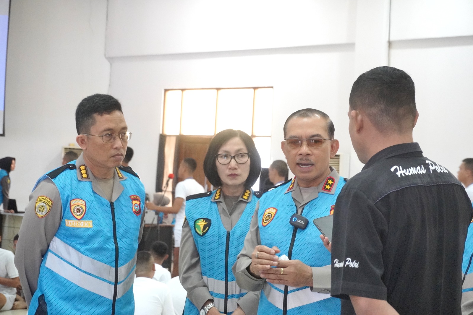 Kapolda Sumbar Irjen Pol Suharyono cek langsung Rikkes penerimaan Bintara Polri, Senin 8/5-2023.(tbnews) 