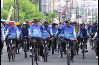Pengurus Cabang ASRI Kota Padang Dilantik, Ekos Albar: Gowes Semakin Bomming di Padang. (Sumber : Istimewa) 
