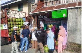 Pertamina dengan mitranya Hiswana bekerjasama dalam menyikapi isu kelangkaan gas, seperti yang dilakukan saat ini, Kamis (8/6/2023). (Sumber : Istimewa) 