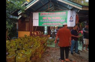 Operasi Pasar (OP) 7 Agen gas LPG 3 Kg yang diselenggarakan oleh Pertamina dan Hiswana Migas berkolaborasi dengan Pemerintah Kabupaten Pasaman Barat. (Sumber : Istimewa) 