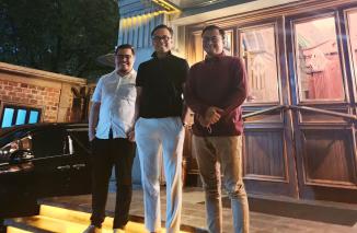 Pertemuan caleg Nasdem, Benni Okva dengan Doni Oakaria bertujuan untuk mengajak Rans Entertainment berinvestasi membangun pariwisata Limapuluh Kota. (Sumber : Istimewa) 