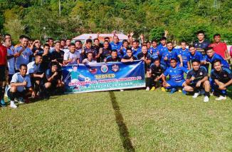 Laga persahabatan dan Silahturahmi PAINAN FC TROFEO U -35+ digelar di Gor H. Ilyas Yakub Rawang Painan, Kabupaten Pesisi Selatan, Sabtu (15/7/2023). (Sumber : Istimewa)