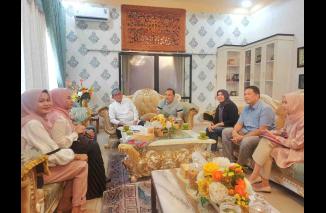 Kunjungan perdana Hidalgo ke Sumbar ini dijamu oleh Walikota Padang Hendri Septa di Kediaman Rumah Dinasnya, Jumat (21/7). (Sumber : Istimewa)