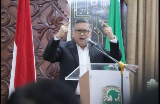 Sekjen DPP PDI Perjuangan beberkan Geopolitik Bung Karno di UNAND, Rabu 5/7-2023. (cop) 