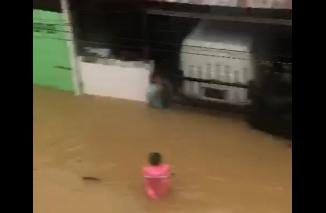 Kondisi Padang Usai Hujan Lebat Awet Semalam