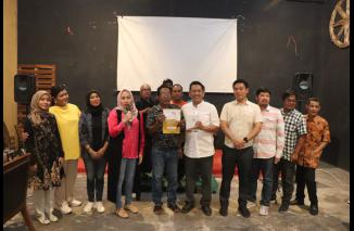 Sari Lenggogeni dan semua pihak pelaksana WIES 2023 launching Media Center demi gaungkan iven dunia di Padang, Sumatra Barat, Sabtu 15/7-2023. (mon) 