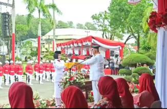 Pembawa Baki Sang Merah Putih adalah anak Padang, Nur Adzanna Shub-i, tergabung pada Pasukan 8 Garuda Merah. (Sumber : Istimewa)