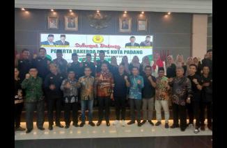 Ketum DPW PKPS Sumbar, Budi Syukur pada sambutan pembukaan Rapat Kerja Daerah (Rakerda) DPD PKPS Kota Padang, dalam Diskusi Panel Rakerda dalam Diskusi Panel Rakerda PKPS, Ahad (20/8/2023) siang. (Sumber : Istimewa)