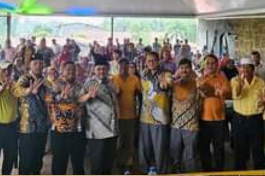 Zulkenedi Said menghadiri pertemuan dengan pemuka masyarakat dari unsur Ninik Mamak, Alim Ulama, Cadiak Pandai, Bundo Kanduang, Pemuda-Pemudi serta unsur organisasi lainnya di Pasaman Barat, Senin (18/9/2023). (Sumber : Ist)