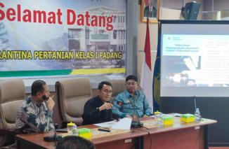 Kapus KKIP Ir. Junaidi, MM melakukan kunjungan ke kantor Karantina Pertanian Padang, Rabu (9/9/2023). (Sumber : Istimewa)