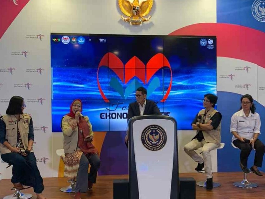 Amelia Fitri, Sastri Bakry, Sandiaga Uno, Gilang Ramadhan dan Ni Komang. (/ist)