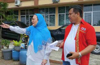 Imelda Sari (DPR RI- Sumbar I) dan Sonny Afandi (DPRD Padang-Dapil Padang 6) launching Kesdorah (Kecamatan Sadar Donor Darah) digelar Palang Merah Indonesia (PMI) Kecamatan Nanggalo. (/ist)