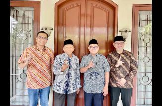 Ketua Dewan Syuro Partai Ummat siap kan diri lepas AMN daftar je KPU RI, Amin bertemu Sudirman Said. (/dok)