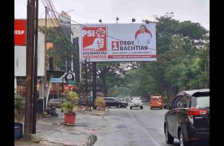 DEDY BACHTIAR Sosialisasi lewat 1000 Baliho berbasis Desain Kecerdasan Buatan. (/ist)