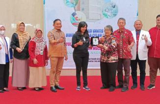 Rumah Sakit Universitas Andalas (RS Unand) berkolaborasi dengan Keluarga Besar FKPPI dan Smile Train menggelar bakti sosial Operasi Bibir Sumbing dan Celah Lelangit, Rabu (25/10/2023). (/ist)