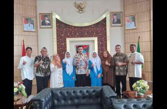 SMP Negeri 1 Padang mohon dukungan dan pamit kepada Wakil Walikota Ekos Albar. (/ist)