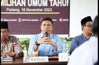 KPU Sumbar menggelar sosialisasi Dapil dan Kampanye Pemilu digelar KPU Sumbar, Kamis (16/11/2023) di Rajo Corner Padang. (/ist) 