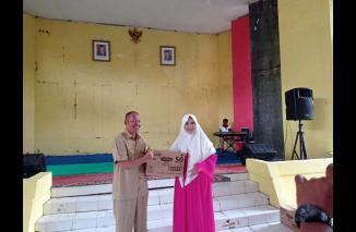 Anggota DPR Daerah Pemilihan Sumatera Barat II, Hj. Nevi Zuairina mengunjungi Panti Werdha Sabai Nan Aluih di Sicincin, Kabupaten Padang Pariaman. (/ist)