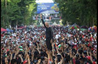 Ganjar Pranowo bertemu dengan masyarakat di Sulawesi Selatan. (/ist) 