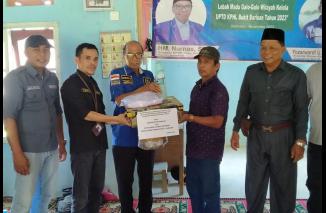 Anggota Komisi IV DPRD Sumbar H. Muhammad Nurnas bantu aspirasi Tiga kelompok masyarakat berbasis kehutanan di Nagari Salibutan Lubuk Alung dan Pasie Laweh Lubuk Alung, Kabupaten Padang Pariaman. (/ist)