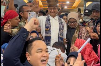 Calon Presiden, Anies Baswedan datang ke Sumbar, di sambut oleh masyarakat di BIM. (/ist)