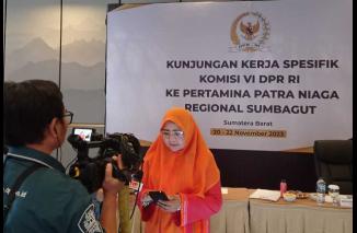 Wawancara Anggota DPR RI, Nevi Zuairini terkait Kunker ke Sumbar Cek BBM. (/ist) 