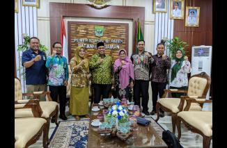 KI Sumbar menyambangi kantot Bupati Padang Pariaman. (lst) 