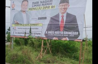 Baliho Anies Dirobek Sosok Tempramen di Limau Manis. (/ist)