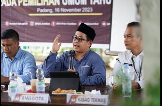 Komisioner KPU Sumbar ingatkan Parpol, hari ini LADK diserahkan, jika tidak bisa gawat, Sabtu 6/1-2024.(sia)