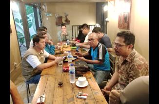 Suasana bedah SK Gubernur tidak perpanjang Komisioner KI Sumbar, Jumat 5/1-2024. (dok)