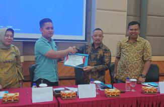 RAT tepat waktu, Sonny Afandi puji pengurus KSPPS-BMT Kampung Lapai, saat RAT koperasi ini, Sabtu 6/1-2024. (Al)