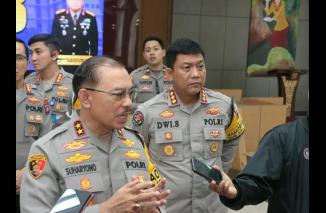Kapolda Sumbar didampingi Kabid Humas tegaskan dua kasus di Kabupaten Solok diatensi khusus. Minggu 14/1-2024. (dok)
