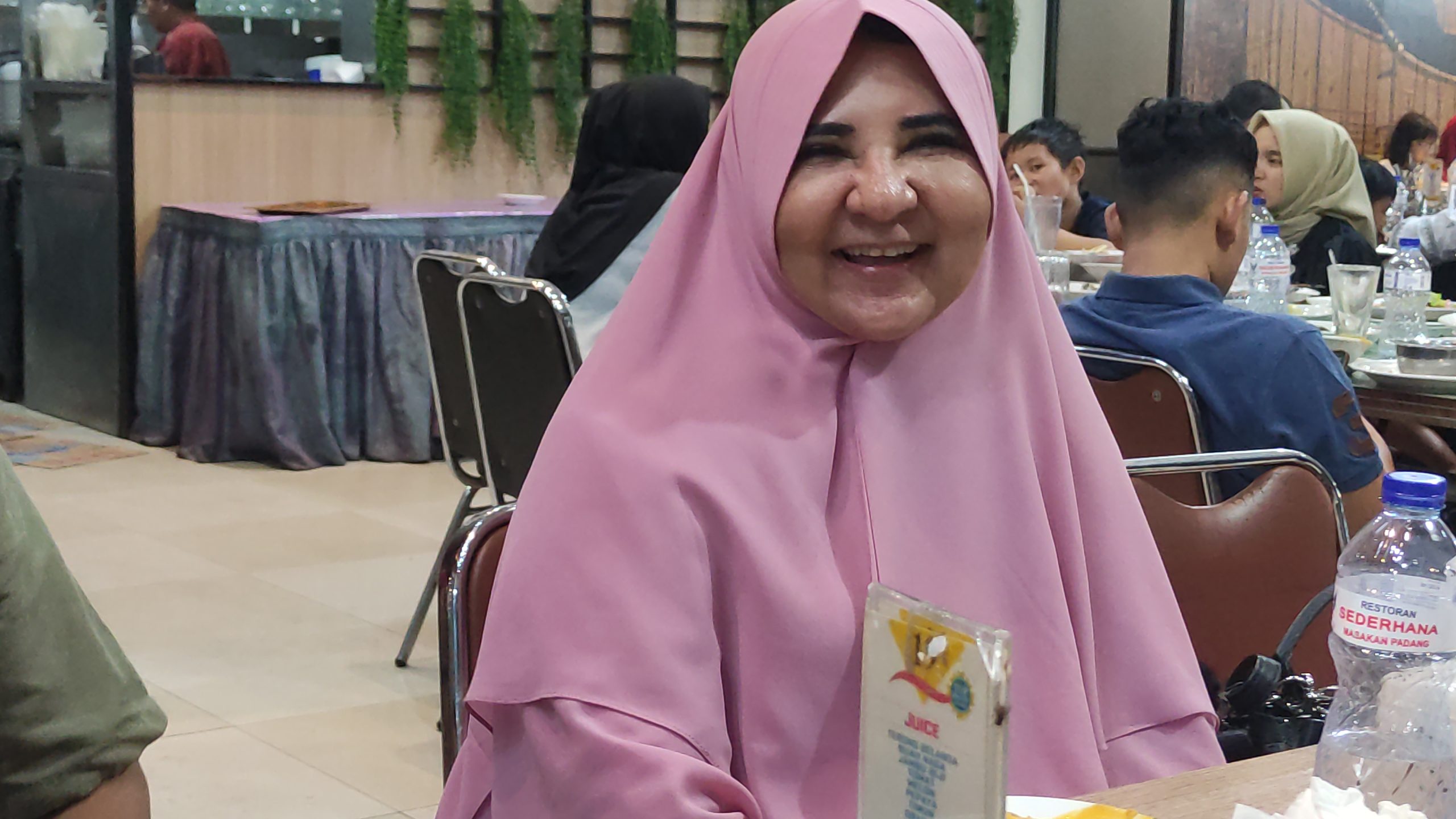 Hj Nevi merasakan langsung bagaimana brutal nya Pemilu 2024, Jumat 29/3-2024. (dri)