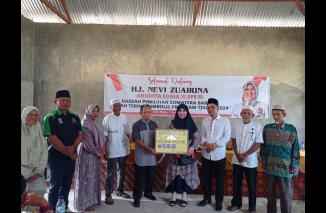 Hj Nevi serahkan TJSL ke Ponfok Tahfiz di Pasaman Barat. (hdi)