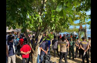 Petsmina dan PLN aksi bersih di Teluk Buo masuk 100 besar ADWI 2024, Jumat 7/6-2024. (dok)