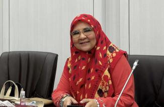 Hj Nevi tekankan BUMN harus mendunia beri manfaat maksimal.kepda negara. (hd)