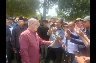 Dituding Kangkangi Aturan Pemerintah, PT Laras Internusa Digeruduk Massa
