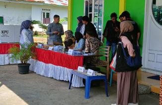 Anjlok Habisss.. Pantauan Bawaslu Partisipasi Pemilih rata-rata 40-45%