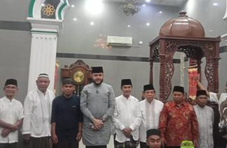 Fadly Amran Menyampaikan Pentingnya Pendidikan dan Kesehatan Bagi Masyarakat
