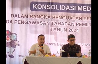 Pilkada serentak di Sumbar sudah digelar sejak 2010, terungkap pada Konsolidasi Media Bawaslu RI, Senin 22/7-2024 di Padang. (att)