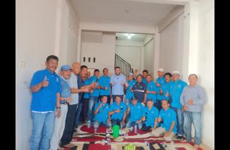 Fadly Amran Beramah Tamah dengan Teh Talua Community
