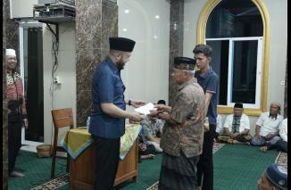 Fadly Amran Memberikan Santunan Setiap Bulan Kepada Anak Yatim