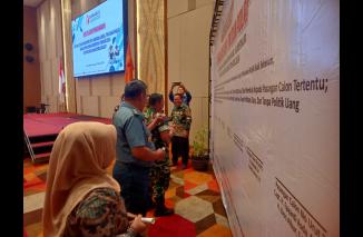 Deklarasi netralitas ASN, TNI dan Polri diteken pada Sosialisasi Pengawasan Netralitas dilaksanakan Bawaslu Sumbar, Kamis 17/10-2024. (dok)