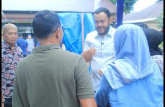 Paslon nomor urut 1, Fadly Amran disambut hangat dalam kampanyenya di kawasan Gunung Sarik, Kuranji. (Foto: Ist)