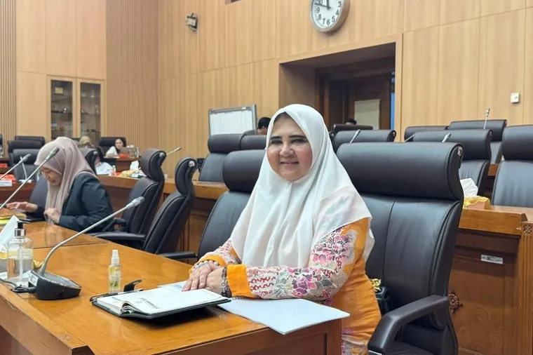 Anggota DPR RI, Nevi Zuairina, menyoroti dugaan pelanggaran lingkungan oleh perusahaan tambang di Raja Ampat, menuntut tindakan tegas dan moratorium izin tambang di wilayah sensitif. (Foto: Ist)